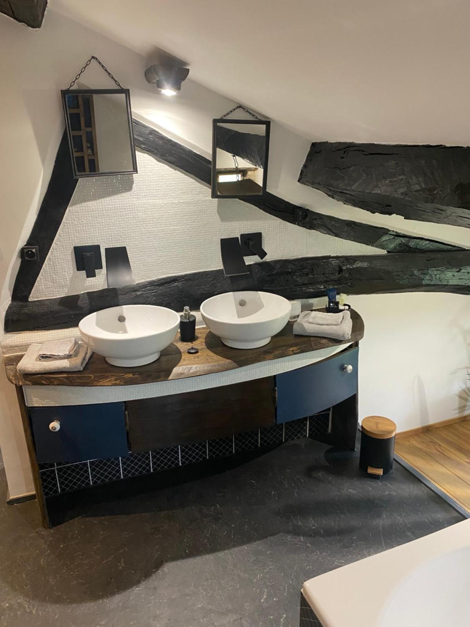 Ferme Fleurie Bed & Breakfast Bergesserin Bagian luar foto
